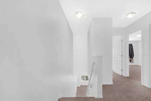 304 Windstone Gardens Sw, Airdrie, AB - Indoor Photo Showing Other Room