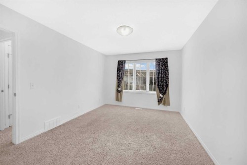 304 Windstone Gardens Sw, Airdrie, AB - Indoor Photo Showing Other Room