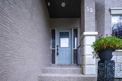 52 Elmont Green Sw, Calgary, AB - Outdoor