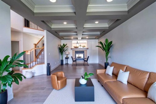 52 Elmont Green Sw, Calgary, AB - Indoor Photo Showing Living Room