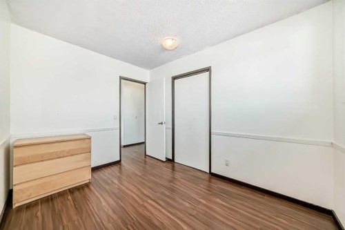 79 Bermuda Drive Nw, Calgary, AB - Indoor Photo Showing Other Room