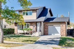 79 Bermuda Drive NW Calgary, AB T3K 1H5