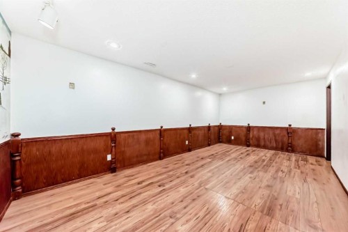 79 Bermuda Drive Nw, Calgary, AB - Indoor Photo Showing Other Room