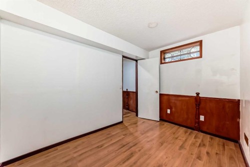 79 Bermuda Drive Nw, Calgary, AB - Indoor Photo Showing Other Room