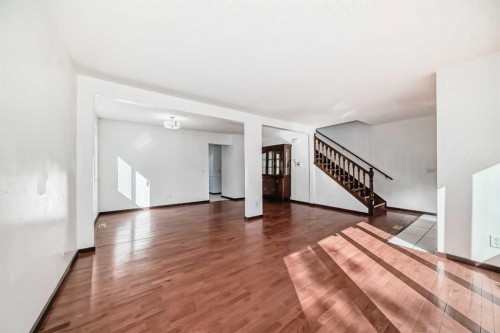 79 Bermuda Drive Nw, Calgary, AB - Indoor Photo Showing Other Room