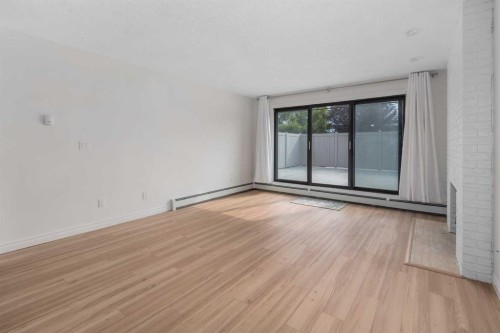202-611 67 Avenue Sw, Calgary, AB - Indoor Photo Showing Other Room