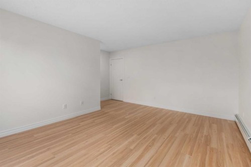 202-611 67 Avenue Sw, Calgary, AB - Indoor Photo Showing Other Room