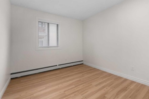 202-611 67 Avenue Sw, Calgary, AB - Indoor Photo Showing Other Room