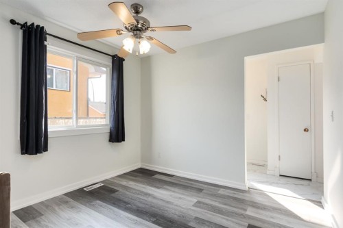 207 Whiteview Bay Ne, Calgary, AB - Indoor Photo Showing Other Room