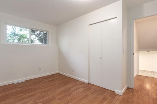 207 Whiteview Bay Ne, Calgary, AB - Indoor Photo Showing Other Room