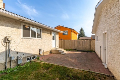207 Whiteview Bay Ne, Calgary, AB - Outdoor With Exterior