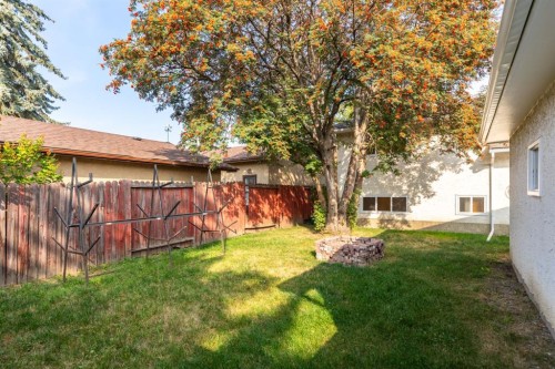 207 Whiteview Bay Ne, Calgary, AB - Outdoor