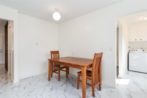 207 Whiteview Bay Ne, Calgary, AB - Indoor Photo Showing Other Room