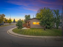 247 Dover Ridge Close SE Calgary, AB T2B 2C5