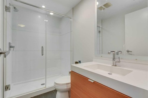 548-222 Riverfront Avenue Sw, Calgary, AB - Indoor Photo Showing Bathroom