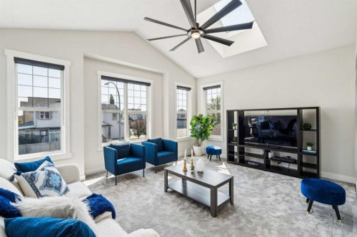 182 Panamount Road Nw, Calgary, AB - Indoor Photo Showing Living Room