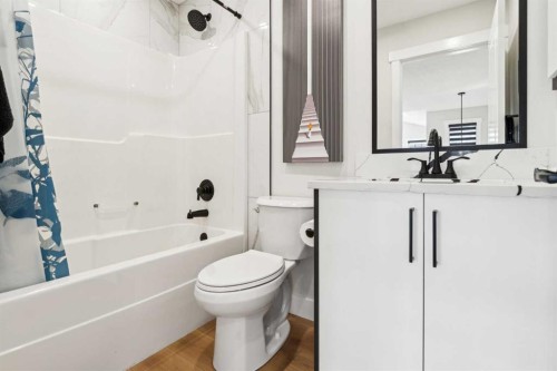 182 Panamount Road Nw, Calgary, AB - Indoor Photo Showing Bathroom