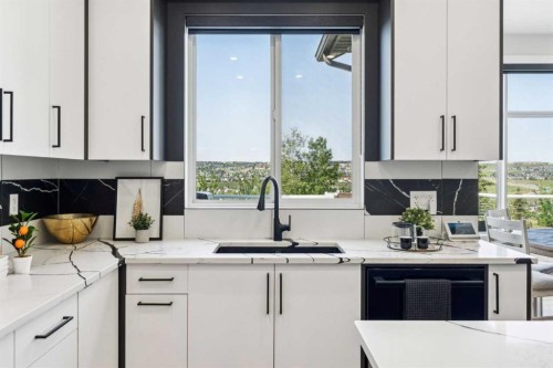 182 Panamount Road Nw, Calgary, AB - Indoor Photo Showing Kitchen