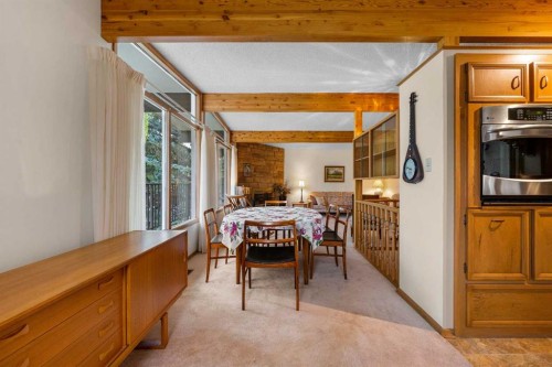 10 Varsville Place Nw, Calgary, AB - Indoor Photo Showing Dining Room