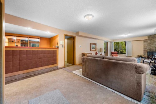 10 Varsville Place Nw, Calgary, AB - Indoor