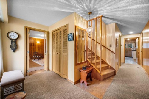 10 Varsville Place Nw, Calgary, AB - Indoor Photo Showing Other Room