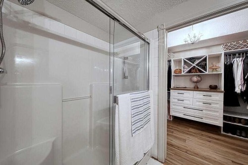 1233-151 Country Village Road Ne, Calgary, AB - Indoor Photo Showing Bathroom