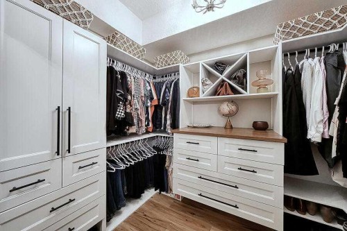 1233-151 Country Village Road Ne, Calgary, AB - Indoor With Storage