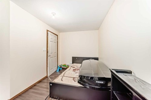 16062 Everstone Road Sw, Calgary, AB - Indoor Photo Showing Other Room