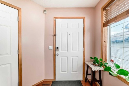 16062 Everstone Road Sw, Calgary, AB - Indoor Photo Showing Other Room