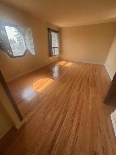 8007 Ranchview Drive Nw, Calgary, AB - Indoor Photo Showing Other Room