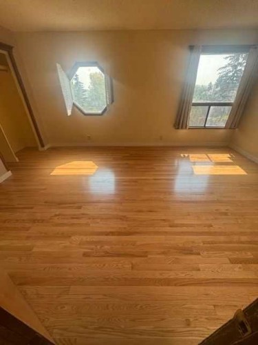 8007 Ranchview Drive Nw, Calgary, AB - Indoor Photo Showing Other Room