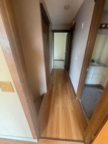 8007 Ranchview Drive Nw, Calgary, AB - Indoor Photo Showing Other Room