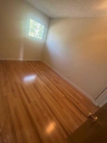 8007 Ranchview Drive Nw, Calgary, AB - Indoor Photo Showing Other Room