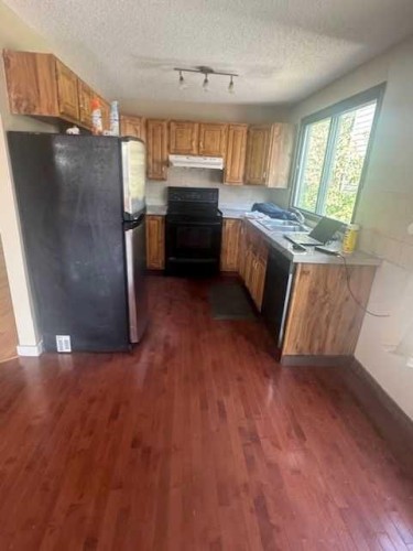 8007 Ranchview Drive Nw, Calgary, AB - Indoor Photo Showing Kitchen