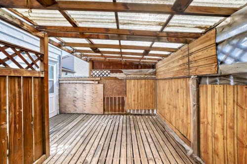 1201 53B Street Se, Calgary, AB - Indoor