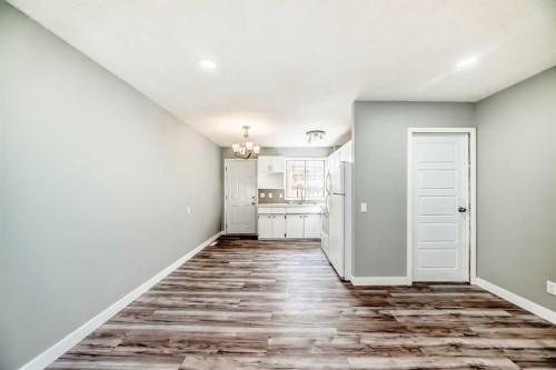 1201 53B Street Se, Calgary, AB - Indoor Photo Showing Other Room