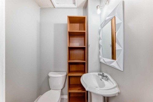 1201 53B Street Se, Calgary, AB - Indoor Photo Showing Bathroom