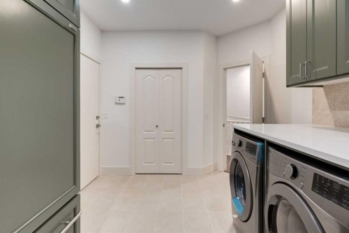 2964 Signal Hill Drive Sw, Calgary, AB - Indoor Photo Showing Laundry Room