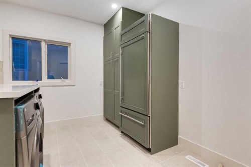 2964 Signal Hill Drive Sw, Calgary, AB - Indoor Photo Showing Laundry Room