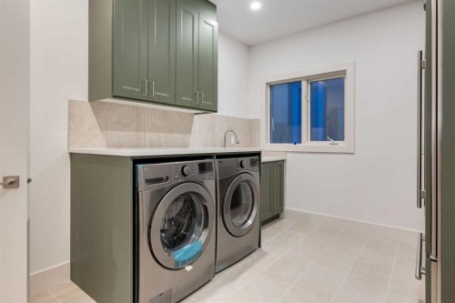 2964 Signal Hill Drive Sw, Calgary, AB - Indoor Photo Showing Laundry Room