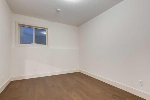 2964 Signal Hill Drive Sw, Calgary, AB - Indoor Photo Showing Other Room