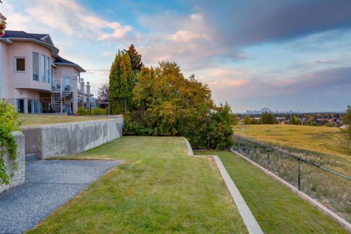 2964 Signal Hill Drive Sw, Calgary, AB - Outdoor