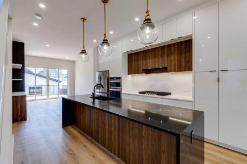 2309 21 Avenue Sw, Calgary, AB - Indoor Photo Showing Kitchen With Upgraded Kitchen