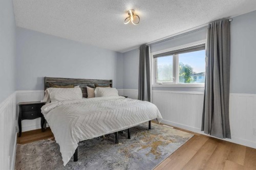 1318 Whitfield Avenue, Crossfield, AB - Indoor Photo Showing Bedroom