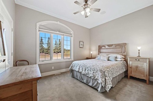 1 Pinehurst Drive, Heritage Pointe, AB - Indoor Photo Showing Bedroom