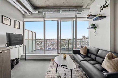 1307-624 8 Avenue Se, Calgary, AB - Indoor Photo Showing Living Room