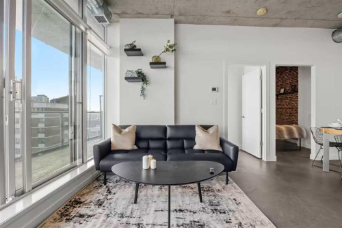 1307-624 8 Avenue Se, Calgary, AB - Indoor Photo Showing Living Room