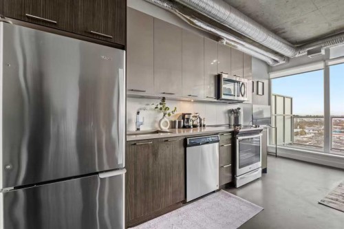 1307-624 8 Avenue Se, Calgary, AB - Indoor Photo Showing Kitchen With Upgraded Kitchen