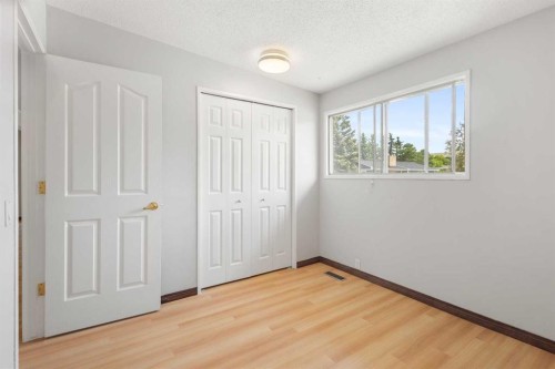 703 130 Avenue Sw, Calgary, AB - Indoor Photo Showing Other Room