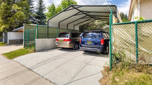 703 130 Avenue Sw, Calgary, AB - Outdoor